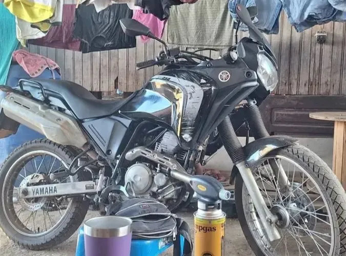 VENDO UMA YAMAHA TENERE 250