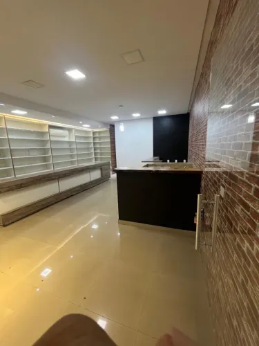 Sala(loja) 50m2 com armários shopping Goiás Center Modas