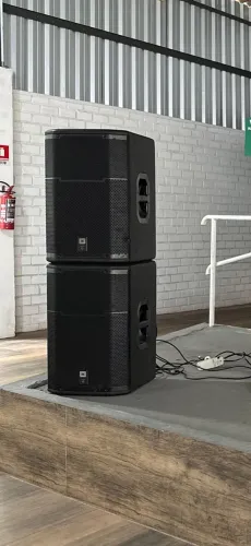 2 caixas ativas JBL PRX615m