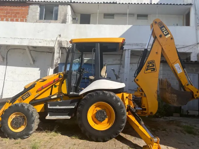 Retroescavadeira JCB modelo 3C