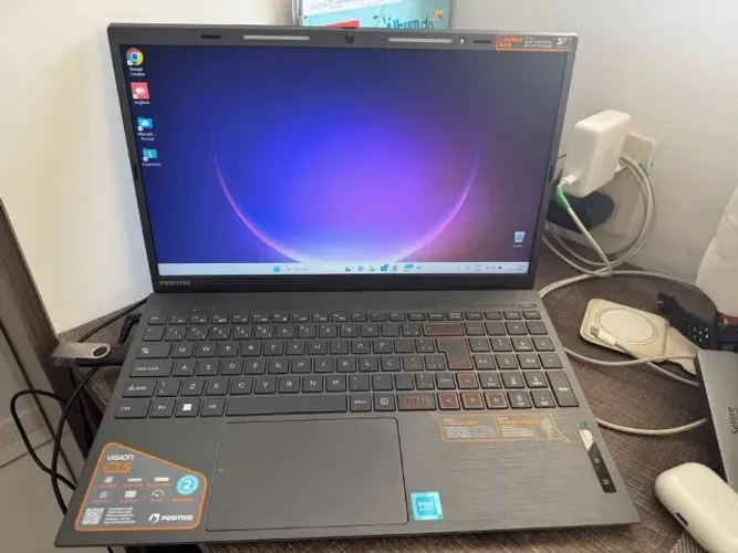 Notebook Positivo Vision C15M Minitela Celeron, 8GB 128GB Tela 15.6" HD Antirreflexo