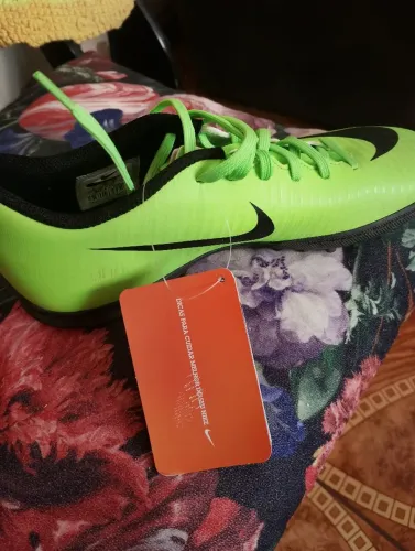 Vende - se uma chuteira Nike Mercurial X. N*38 Novíssima. Na Caixa.
