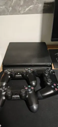 Playstation 4 SLIM semi novo