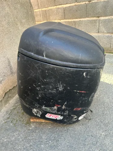 VENDO BAÚ DE MOTO