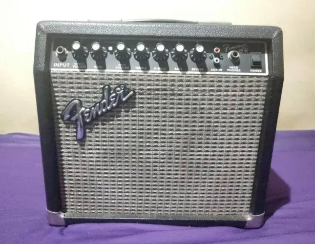 Cubo de Guitarra Fender 15R