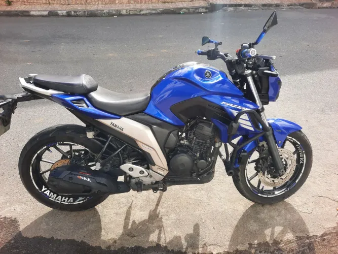 Fazer 250 extra