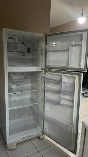 GELADEIRA ELECTROLUX 400L