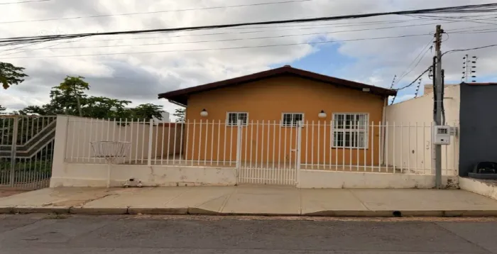 Imóvel Comercial para Venda em Cuiabá, Dom Bosco, 1 dormitório, 2 banheiros