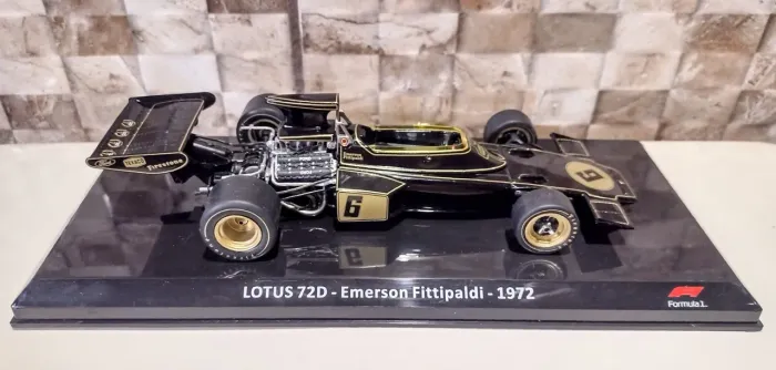 Miniatura Formula 1 Lotus 72D Emerson Fittipaldi World Champion 1972 Escala 1/24