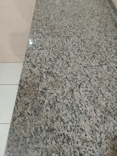 Vendo uma bancada de granito, também pode ser uma mesa americana