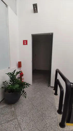 SALA COMERCIAL - 50 m2 - Prox. 6 Bocas, Via Sul - para Aluguel, Locação
