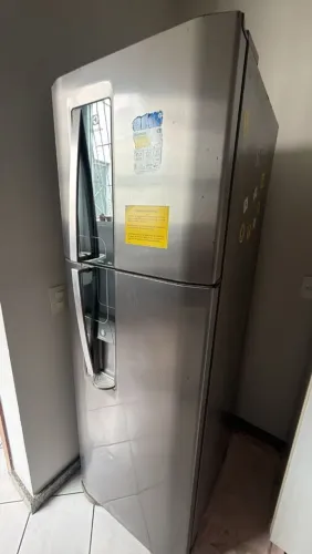 Geladeira frostfree 400L Electrolux Inox