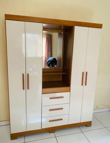 Guarda Roupa capelinha 