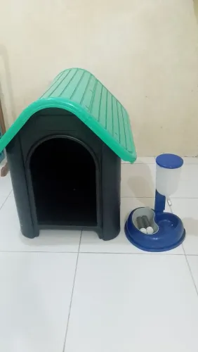 Casinha de cachorro/ bebedouro