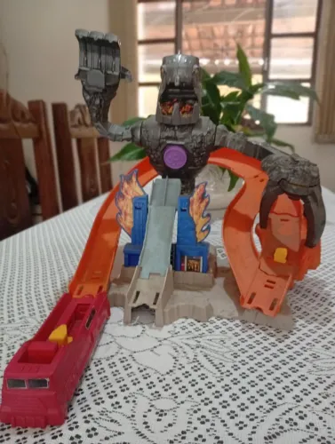Pista de carrinho Hotwheels de robô ótimo estado