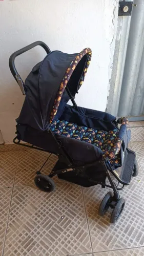 Carrinho de bebê passeio