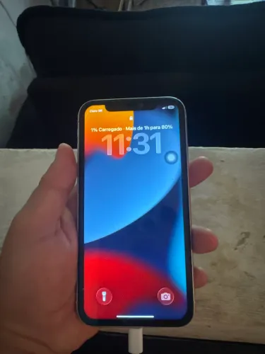 Celular IPhone 11