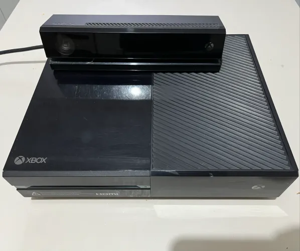 Xbox One 500gb + 2 controles e kinect 