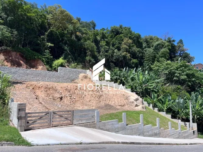 Terreno a venda com matrícula e excelente viabilidade, Bairro Forquilhinhas - São José/SC