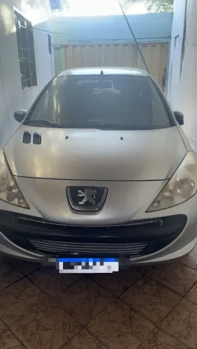 Peugeot 207 XR 1.4 Flex 8V 5P 2011
