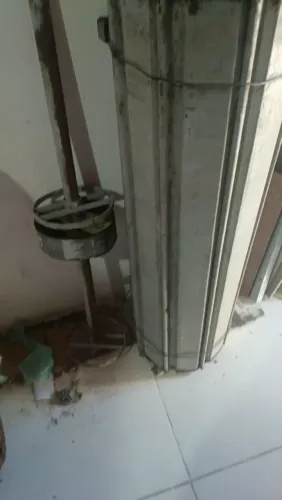 Porta sifonada de ferro sem defeito .