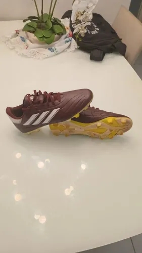 Chuteira copa adidas de campo original.