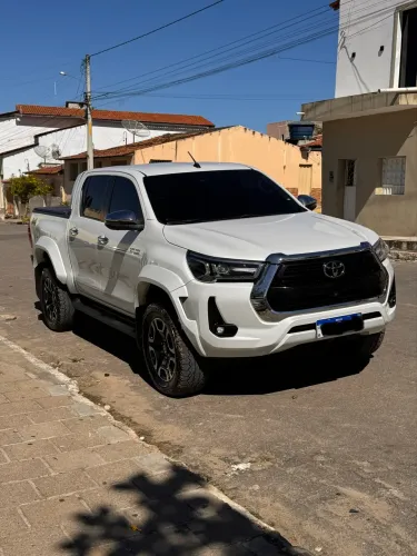 Toyota Hilux CD SRX Plus 4X4 2.8 TDI Die. Aut. 2024