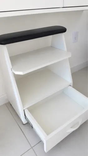 Apoio pé para manicure