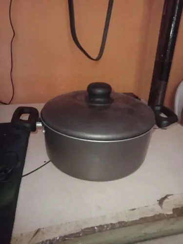 Panela Caçarola com tampa de vidro antiaderente preto