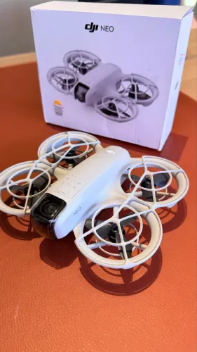 Dji Neo