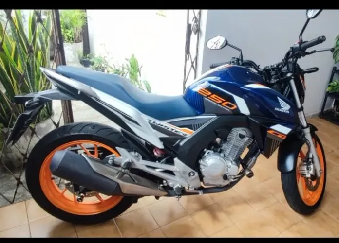 Moto nova