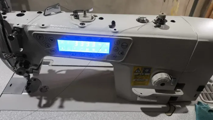 Máquina de costura industrial Reta Eletrônica