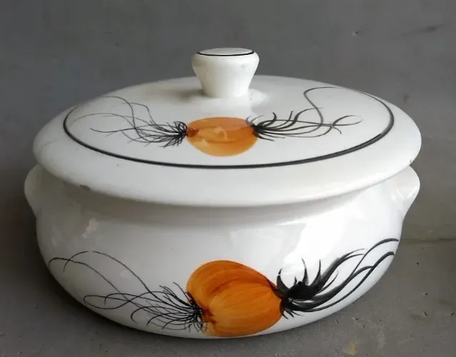 Elegante Sopeira Creme de Cebola em cerâmica vitrificada pintada á mão*
