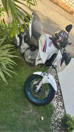 Oportunidade CB300 toda boa aceito iPhone 17