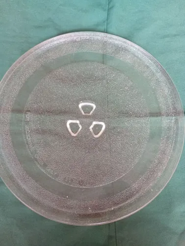 Vendo 2 pratos de microondas o maior 40 o menos 30