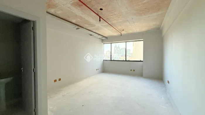 Sala comercial com vaga à venda no bairro Moinhos de Vento em Porto Alegre