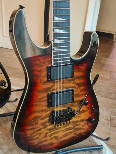 Guitarra Jackson Dinky EMG