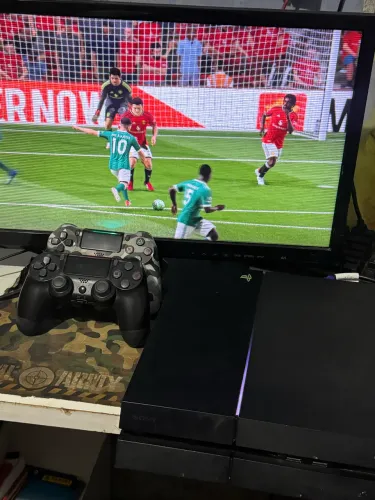 Ps4 Fat+1000 reais em jogos, perfeito estado