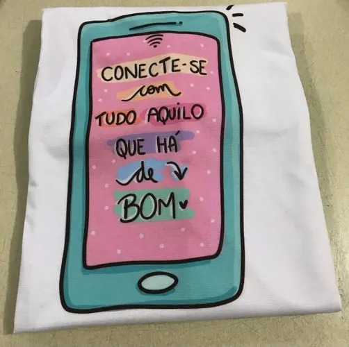 Camiseta branca personalizada