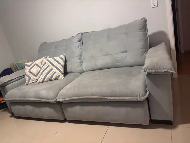 Sofá cinza retrátil