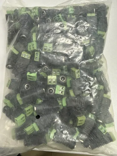 Plugue conector P4 fêmea (50 und)