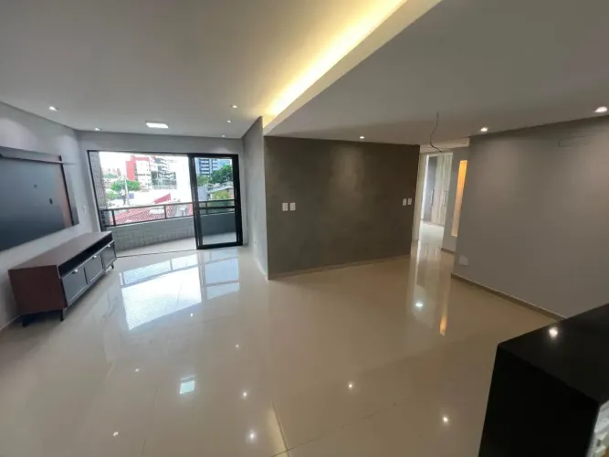 Vendo Ótimo Apto de 3 quartos sendo 1 suíte com 98 m² na Ponta Verde