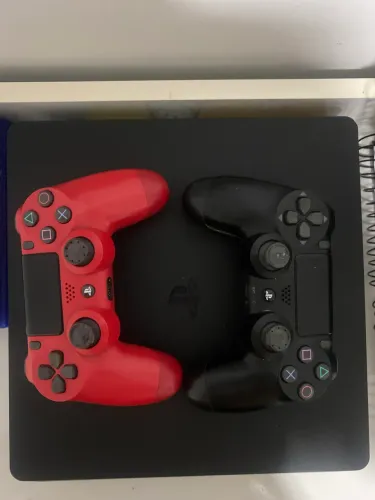 Ps4 Slim com Dois controles