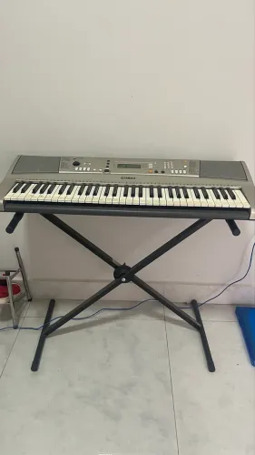 Vendo TECLADO YAMAHA PSR E313