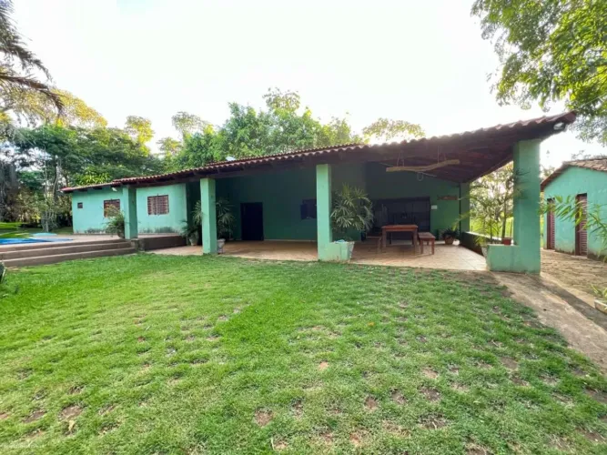 Chácara para Venda em Luziânia, Parque Três Poderes, 3 dormitórios, 2 suítes, 1 banheiro