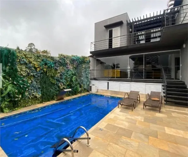 Casa para alugar com 5 quartos, sendo 3 suítes, em Vila Oliveira, Mogi das Cruzes - SP