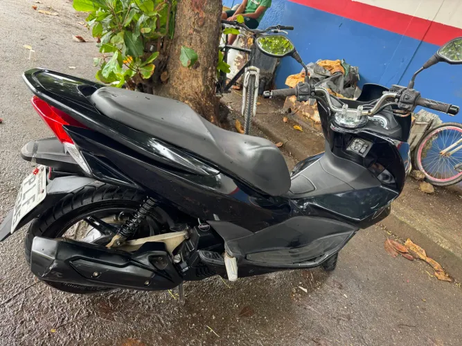 PCX 2018, pneus novos, alguns detalhes, pegar e rodar 