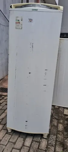 Vendo geladeira cônsul em ótimo estado de conservação!