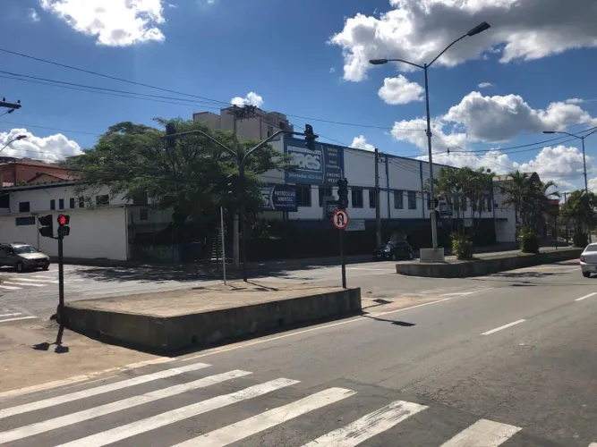 IMÓVEL COMERCIAL PARA LOCAÇÃO - ESTRUTURA COMPLETA E MULTIFUNCIONAL