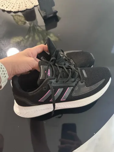Tênis Adidas Num 37